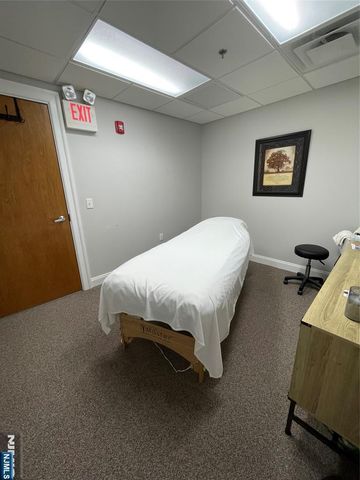 18 Wyckoff Avenue 202, Waldwick, NJ 07463