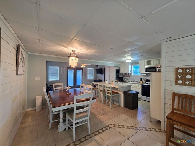 8 Mesquite Street E, Palacios, TX 77465