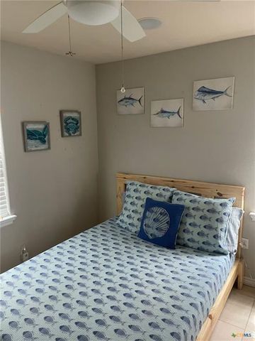 8 Mesquite Street E, Palacios, TX 77465