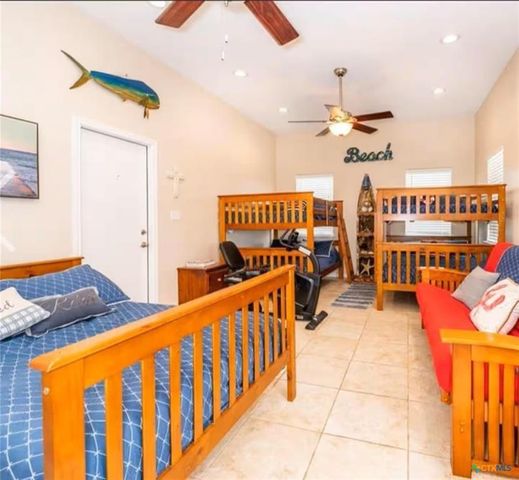 8 Mesquite Street E, Palacios, TX 77465