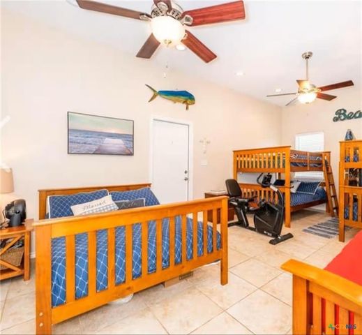 8 Mesquite Street E, Palacios, TX 77465