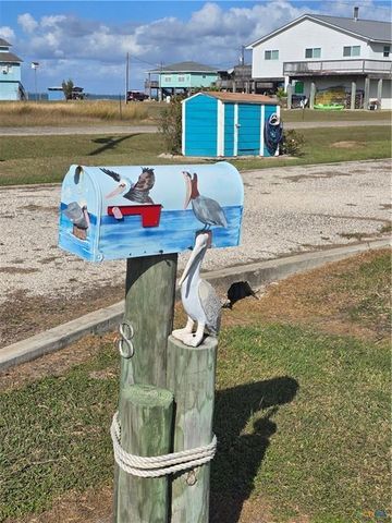 8 Mesquite Street E, Palacios, TX 77465