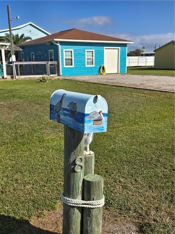 8 Mesquite Street E, Palacios, TX 77465