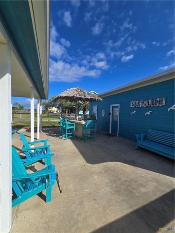 8 Mesquite Street E, Palacios, TX 77465