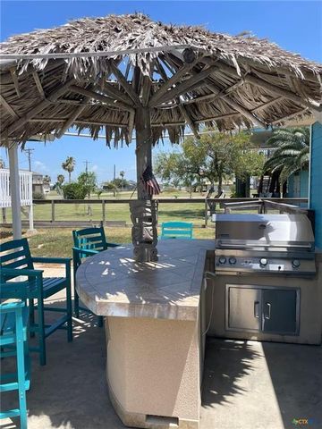 8 Mesquite Street E, Palacios, TX 77465