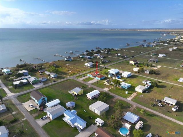 8 Mesquite Street E, Palacios, TX 77465