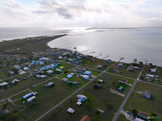 8 Mesquite Street E, Palacios, TX 77465