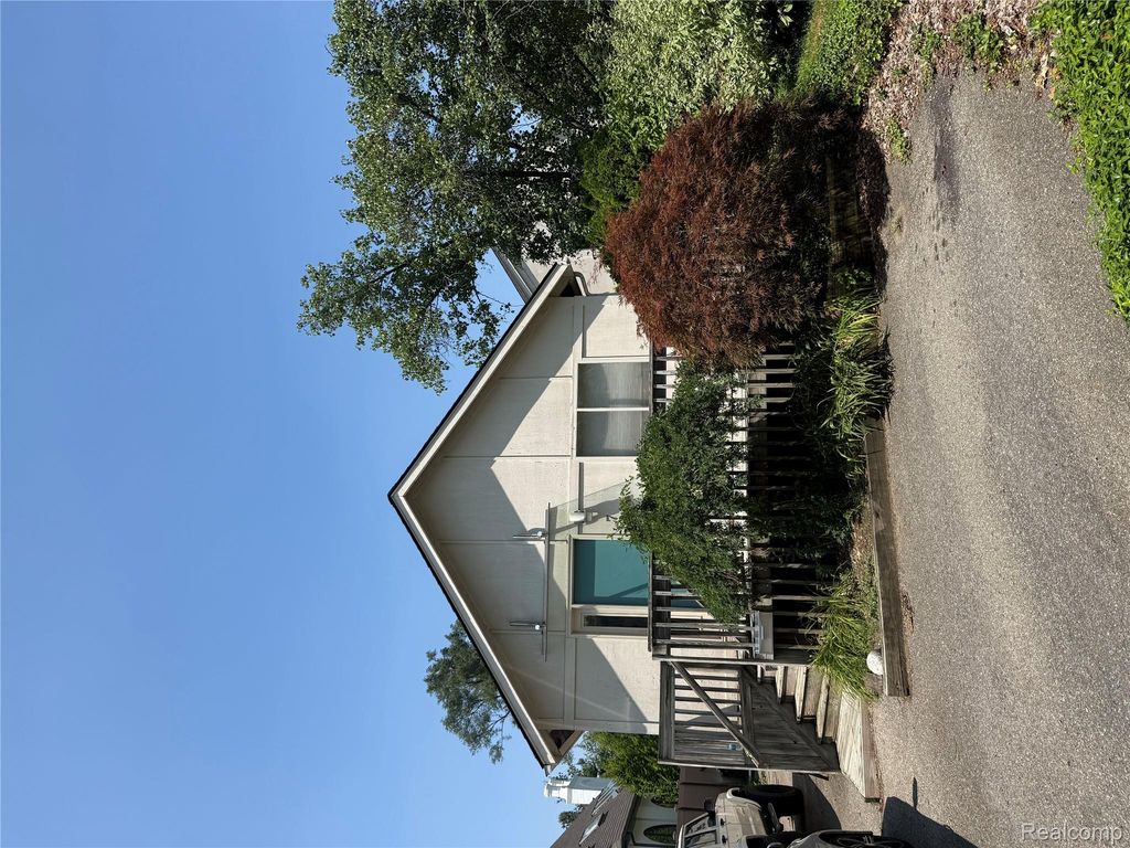 730 Wallace Street, Birmingham, MI 48009