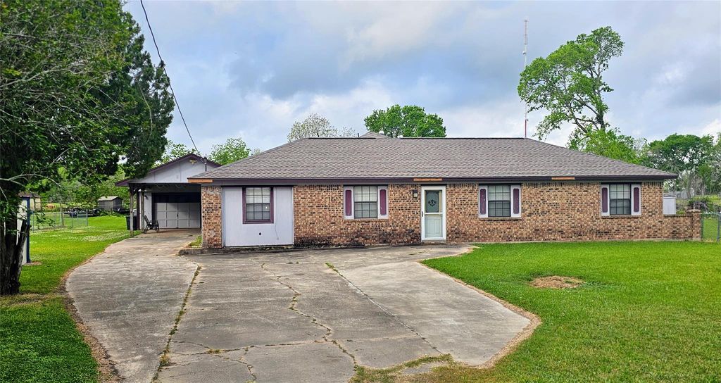 1131 County Road 515, Brazoria, TX 77422