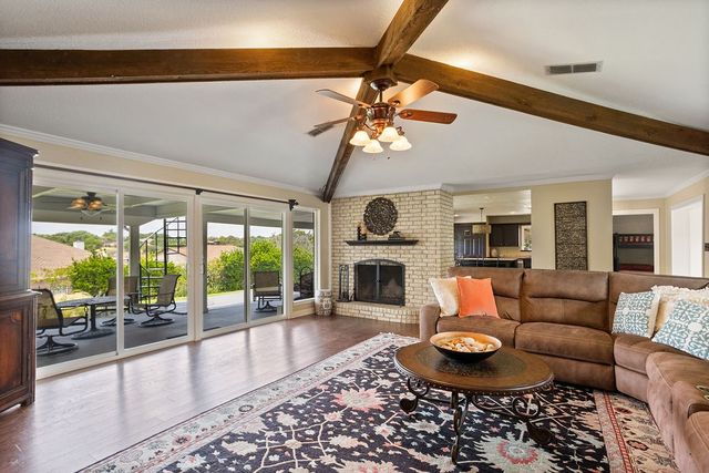 4301 Crescent Drive, De Cordova, TX 76049