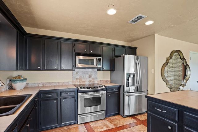 4301 Crescent Drive, De Cordova, TX 76049