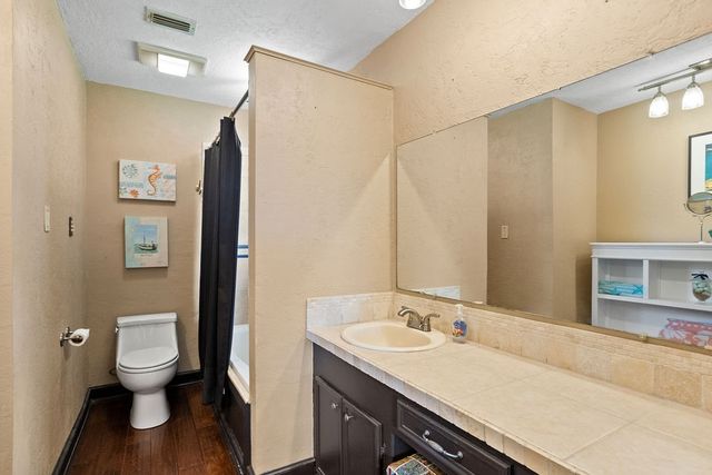 4301 Crescent Drive, De Cordova, TX 76049