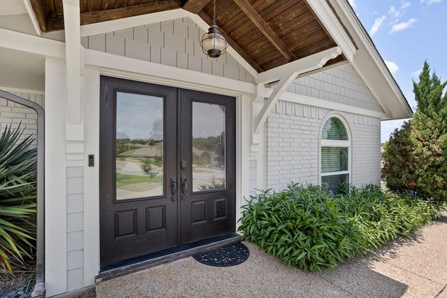 4301 Crescent Drive, De Cordova, TX 76049