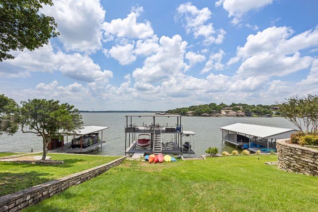 4301 Crescent Drive, De Cordova, TX 76049