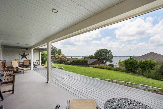 4301 Crescent Drive, De Cordova, TX 76049