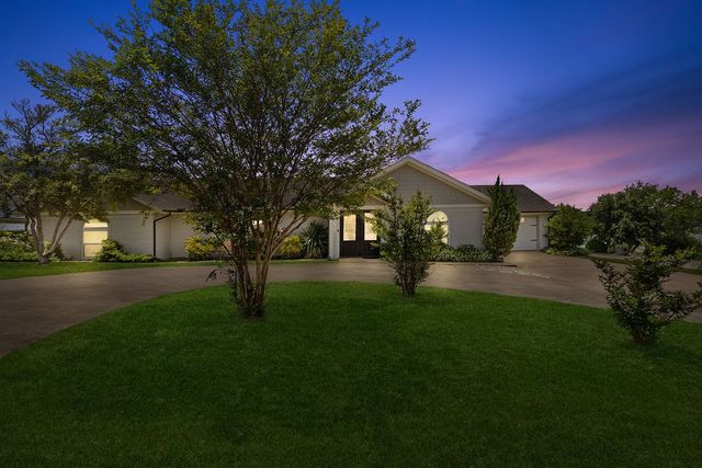 4301 Crescent Drive, De Cordova, TX 76049
