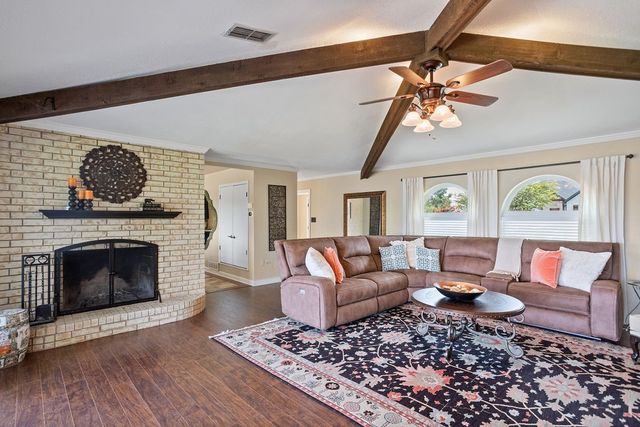 4301 Crescent Drive, De Cordova, TX 76049