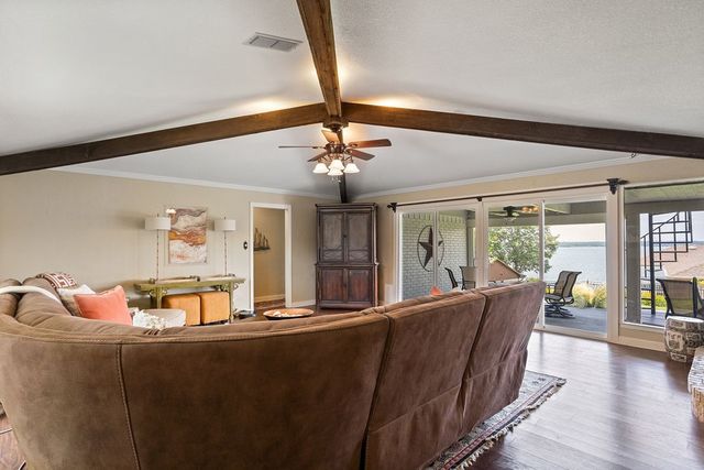 4301 Crescent Drive, De Cordova, TX 76049