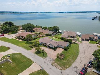 4301 Crescent Drive, De Cordova, TX 76049