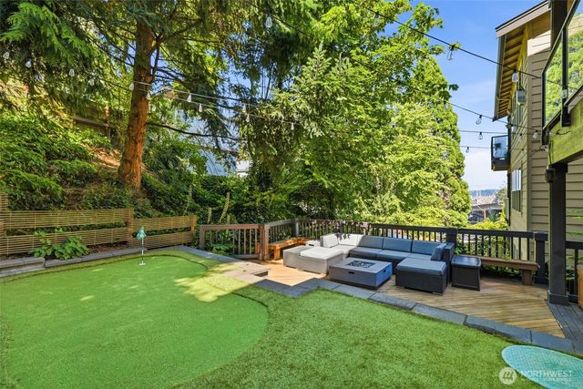 3046 SW Manning Street, Seattle, WA 98126