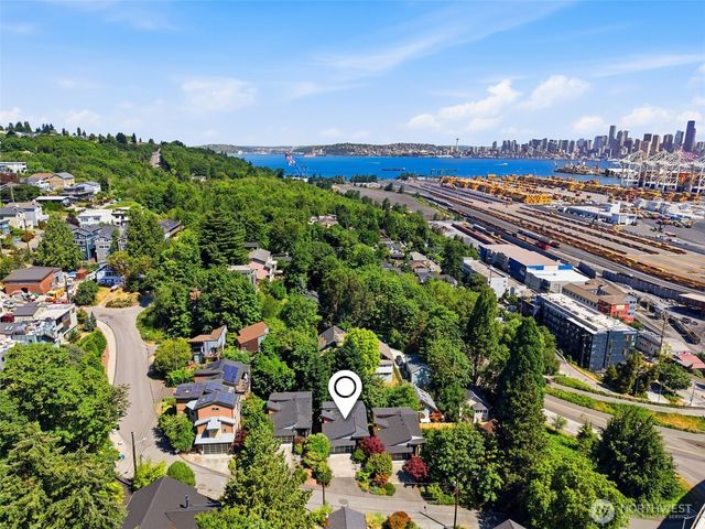 3046 SW Manning Street, Seattle, WA 98126