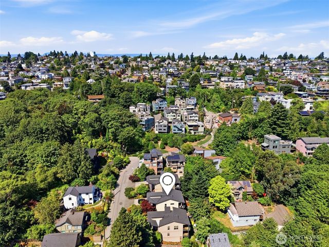 3046 SW Manning Street, Seattle, WA 98126