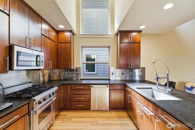 3046 SW Manning Street, Seattle, WA 98126