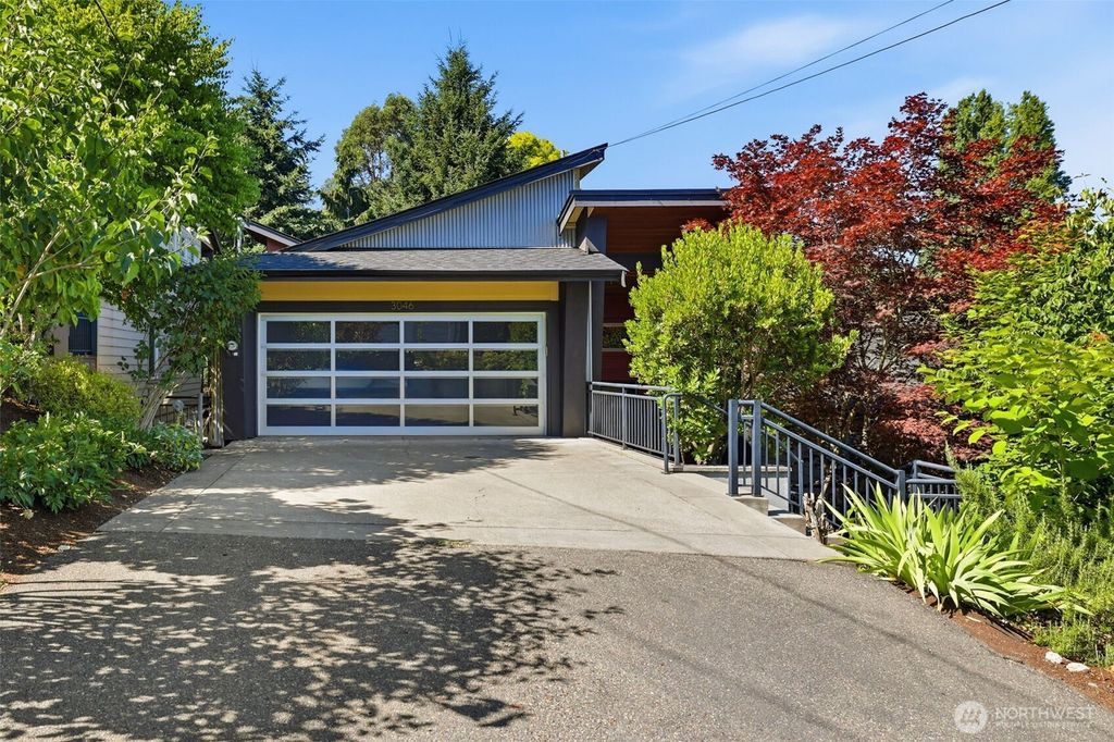 3046 SW Manning Street, Seattle, WA 98126