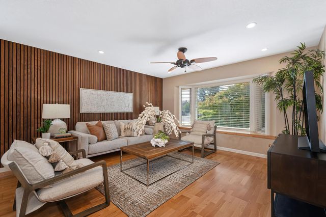 125 Patton Ct, Folsom, CA 95630