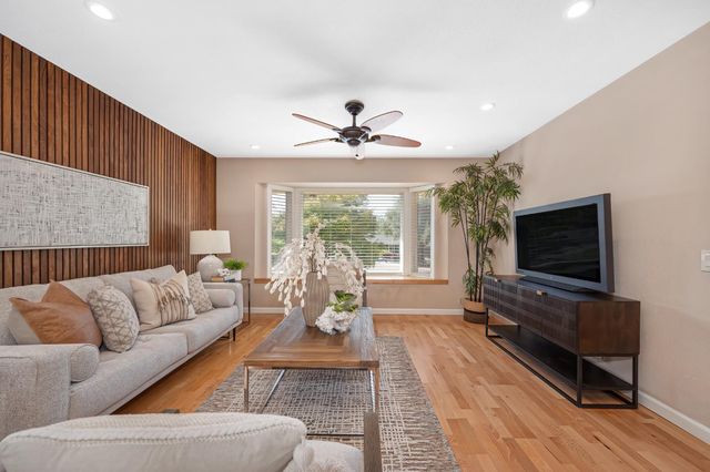 125 Patton Ct, Folsom, CA 95630