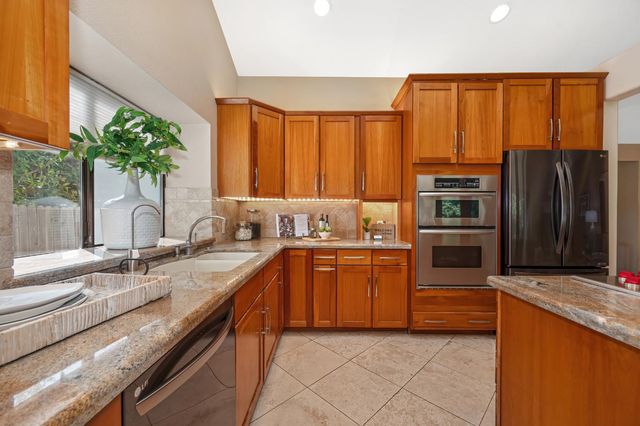 125 Patton Ct, Folsom, CA 95630