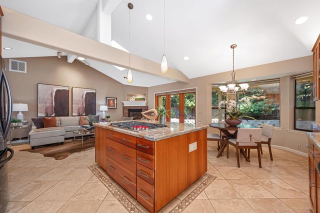 125 Patton Ct, Folsom, CA 95630
