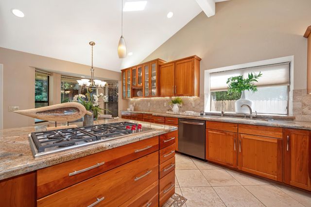 125 Patton Ct, Folsom, CA 95630