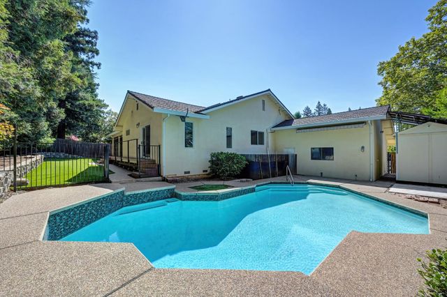 125 Patton Ct, Folsom, CA 95630