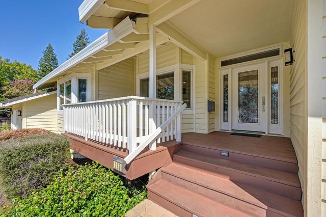 125 Patton Ct, Folsom, CA 95630