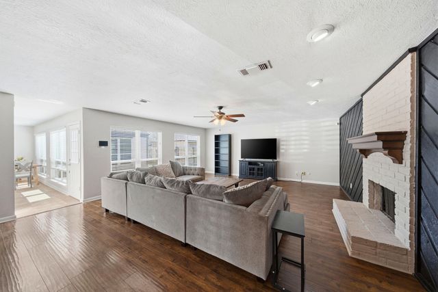 15019 Pearhaven Drive, Houston, TX 77062