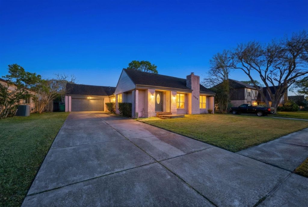 15019 Pearhaven Drive, Houston, TX 77062