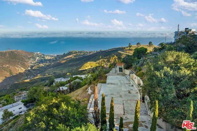 21740 Azurelee Drive, Malibu, CA 90265