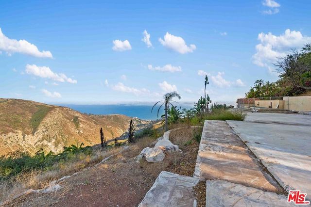 21740 Azurelee Drive, Malibu, CA 90265