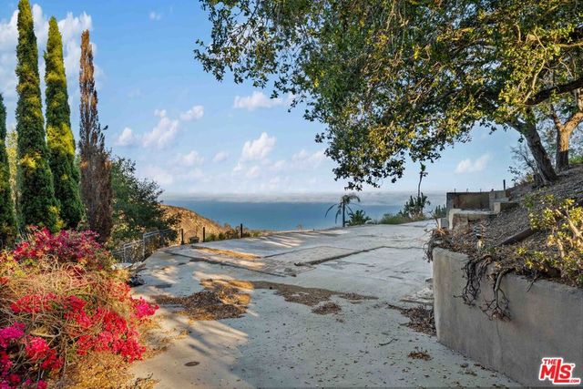 21740 Azurelee Drive, Malibu, CA 90265
