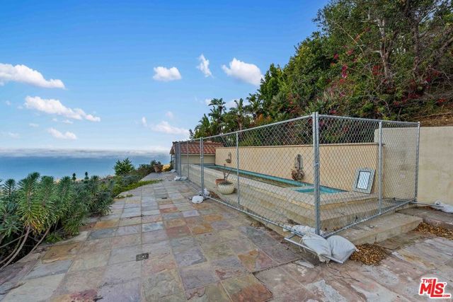 21740 Azurelee Drive, Malibu, CA 90265