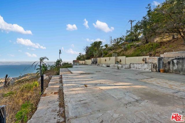 21740 Azurelee Drive, Malibu, CA 90265