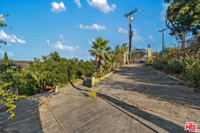 21740 Azurelee Drive, Malibu, CA 90265