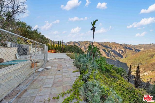 21740 Azurelee Drive, Malibu, CA 90265