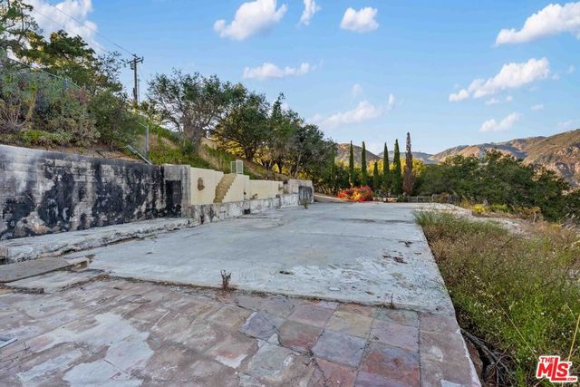 21740 Azurelee Drive, Malibu, CA 90265