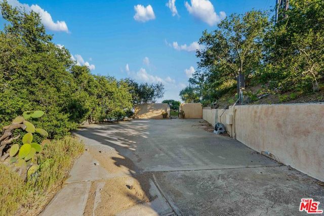 21740 Azurelee Drive, Malibu, CA 90265