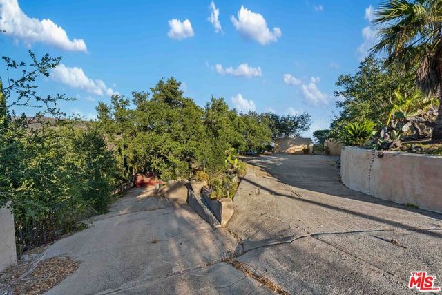 21740 Azurelee Drive, Malibu, CA 90265