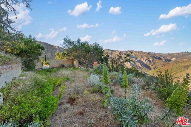 21740 Azurelee Drive, Malibu, CA 90265