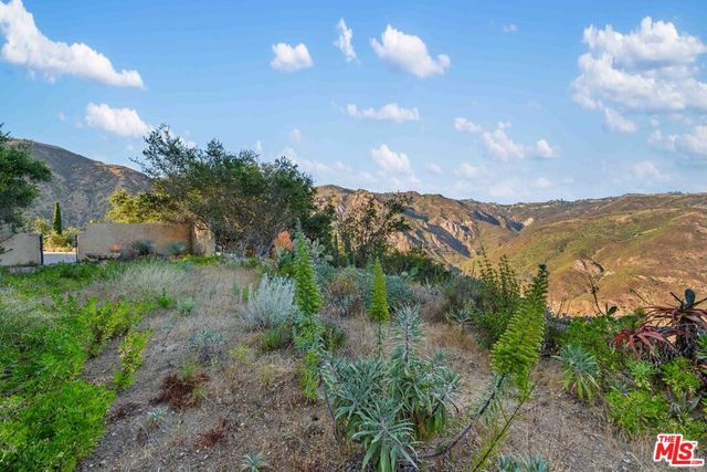21740 Azurelee Drive, Malibu, CA 90265