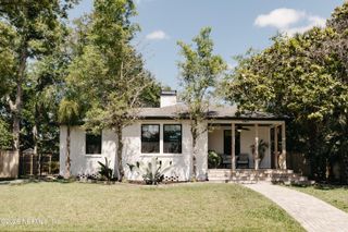 1063 S Shores Road, Jacksonville, FL 32207